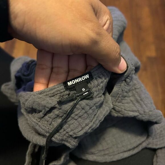 New Monrow blouse - Picture 6 of 6